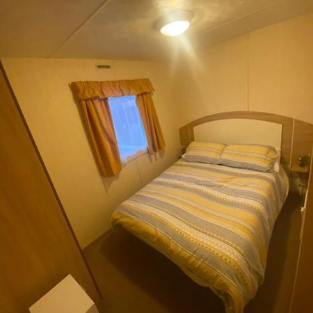 Static Caravan Marine Holiday Park Рил Екстериор снимка